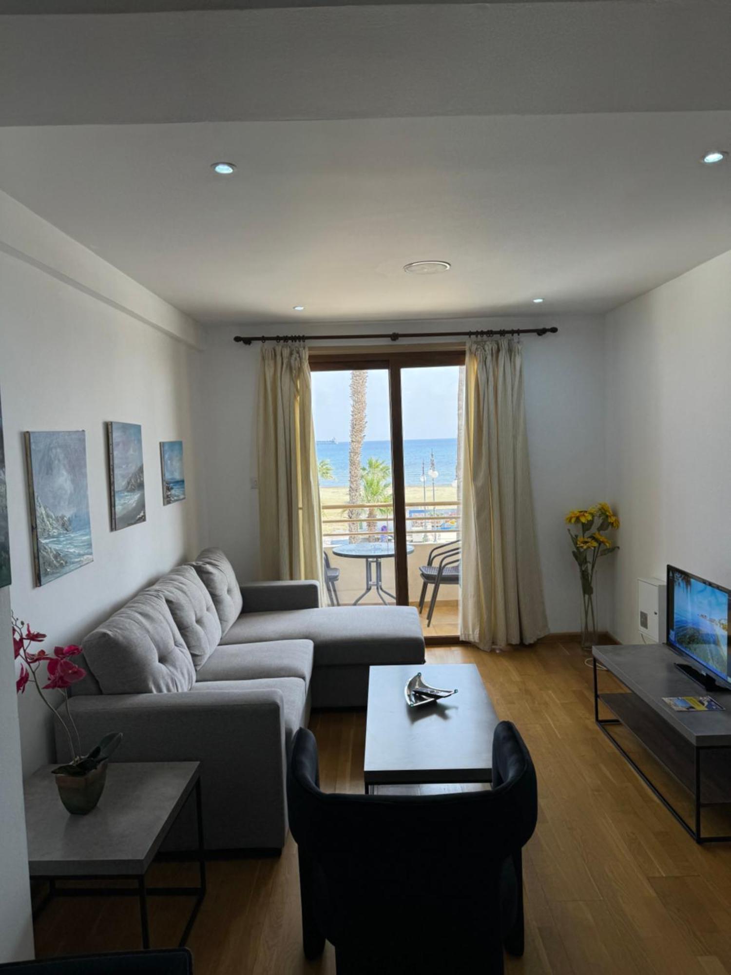 Ithaki Phinikoudes Apartment No. 102 Larnaca Exterior photo
